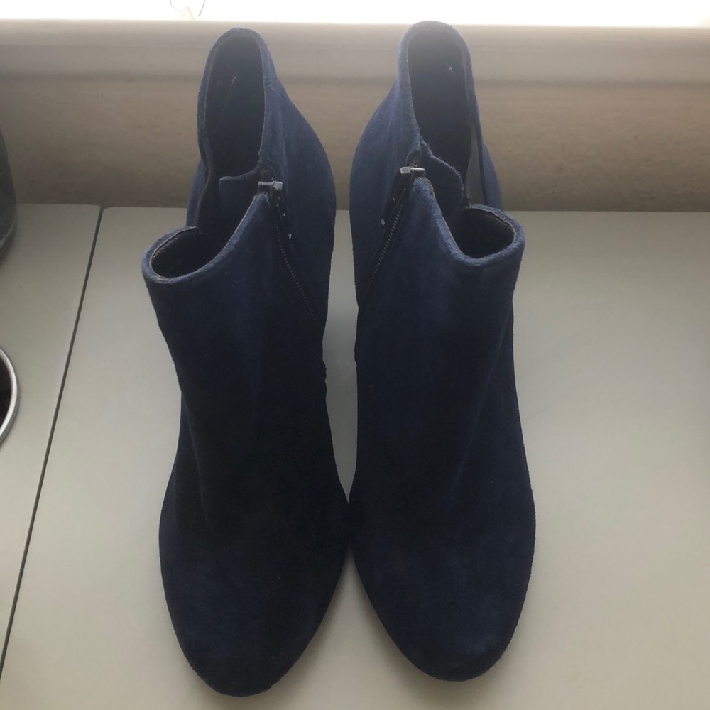 Steve Madden Blue suede booties
